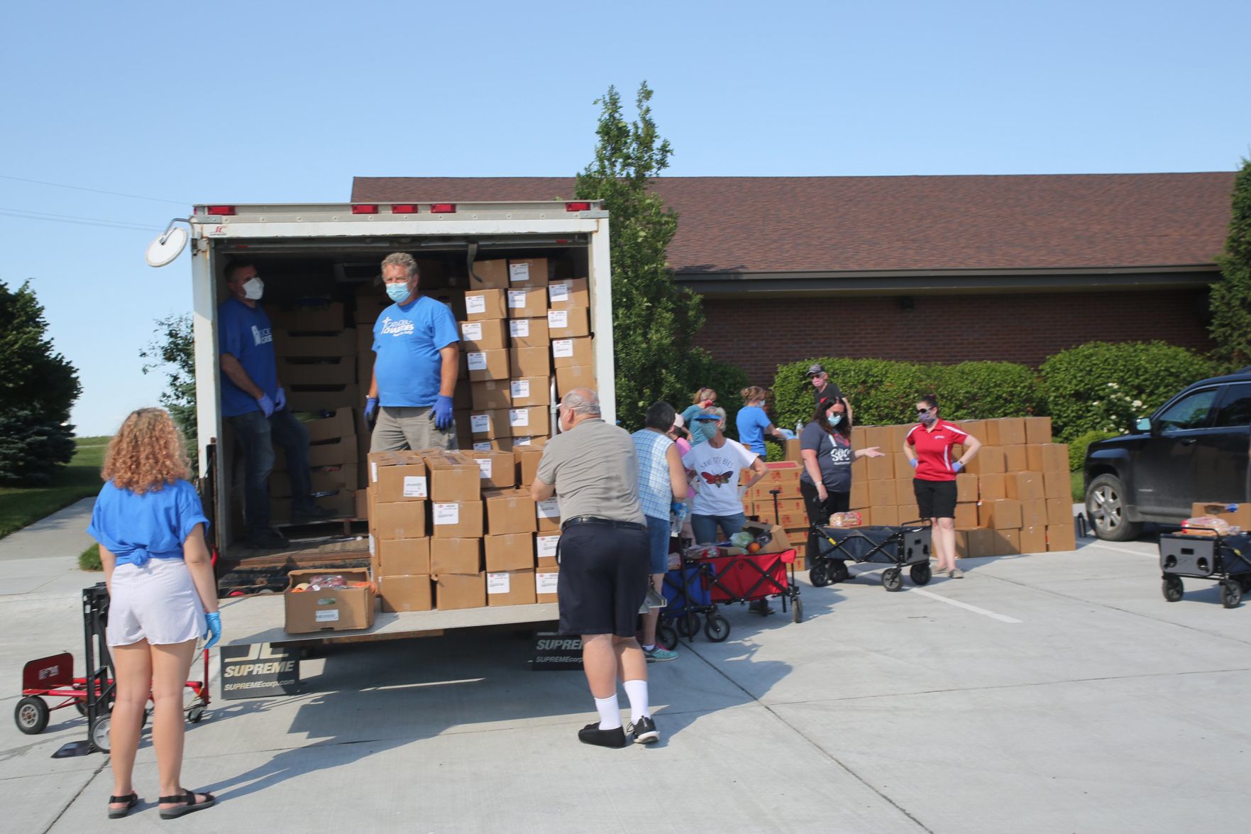 20200701_bl_sap_drivethrufoodpantry1